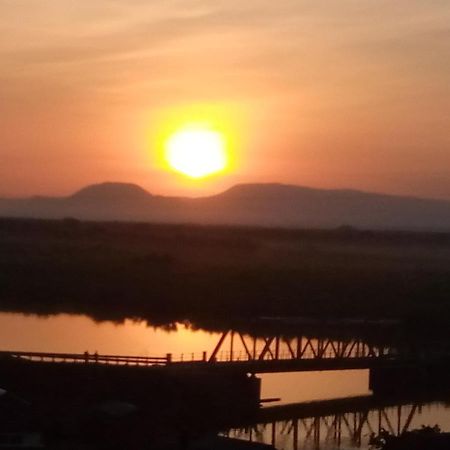 Tembo Safari Lodge Katunguru ภายนอก รูปภาพ