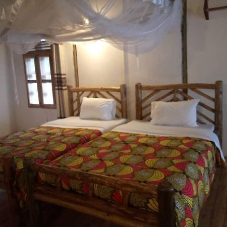 Tembo Safari Lodge Katunguru ภายนอก รูปภาพ