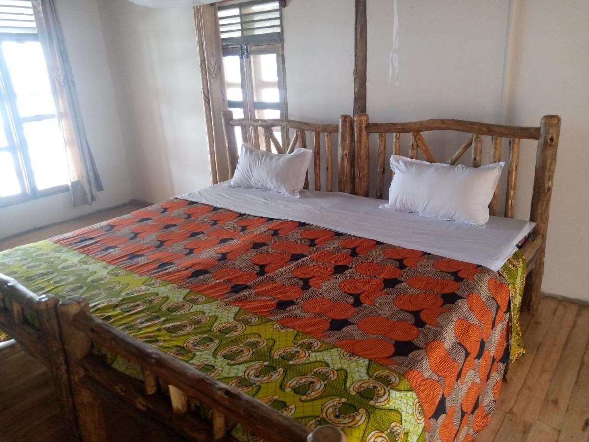 Tembo Safari Lodge Katunguru ภายนอก รูปภาพ