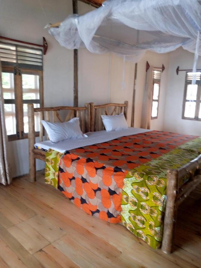 Tembo Safari Lodge Katunguru ภายนอก รูปภาพ