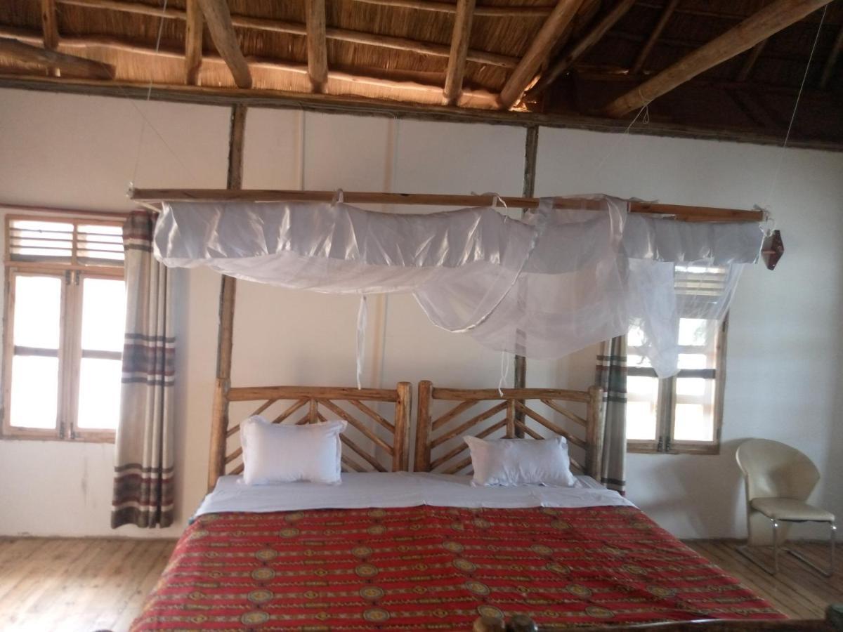 Tembo Safari Lodge Katunguru ภายนอก รูปภาพ