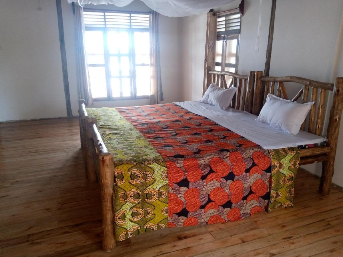 Tembo Safari Lodge Katunguru ภายนอก รูปภาพ