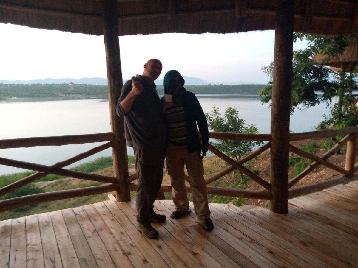 Tembo Safari Lodge Katunguru ภายนอก รูปภาพ