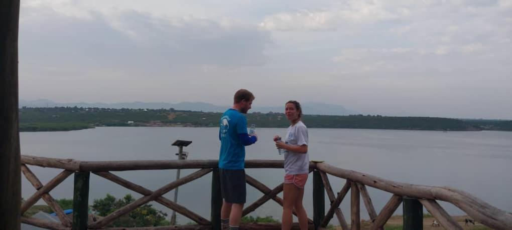 Tembo Safari Lodge Katunguru ภายนอก รูปภาพ