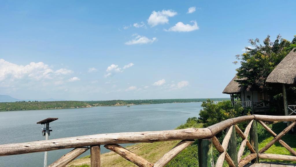 Tembo Safari Lodge Katunguru ภายนอก รูปภาพ
