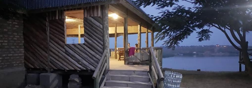 Tembo Safari Lodge Katunguru ภายนอก รูปภาพ
