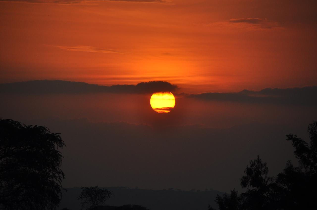 Tembo Safari Lodge Katunguru ภายนอก รูปภาพ