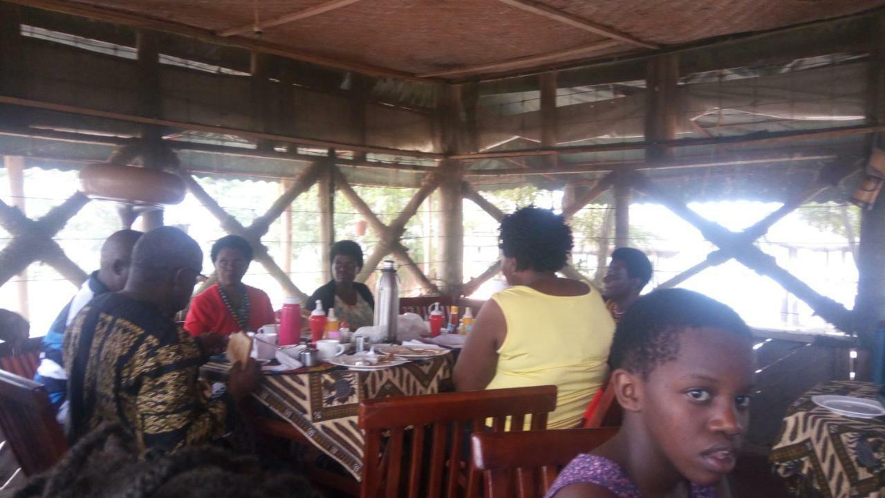 Tembo Safari Lodge Katunguru ภายนอก รูปภาพ