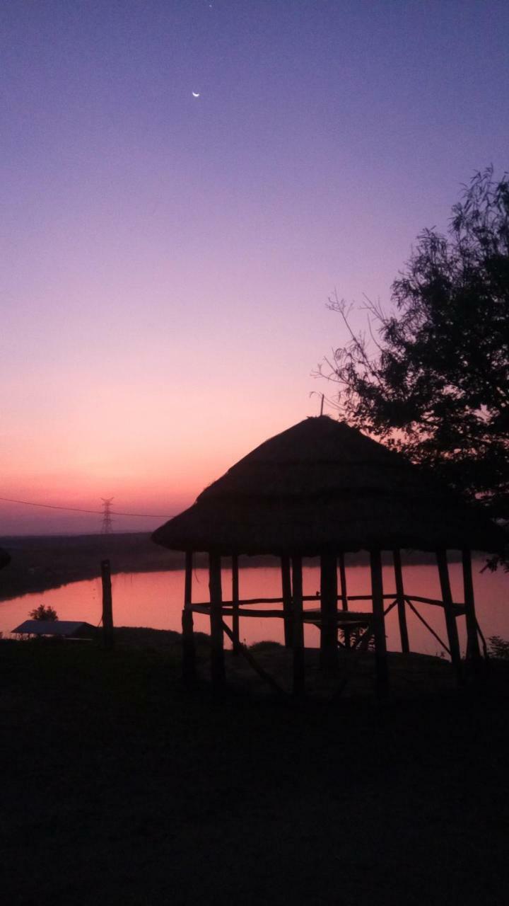 Tembo Safari Lodge Katunguru ภายนอก รูปภาพ
