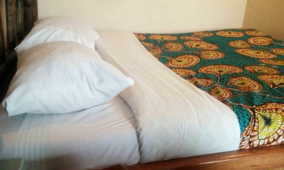 Tembo Safari Lodge Katunguru ภายนอก รูปภาพ