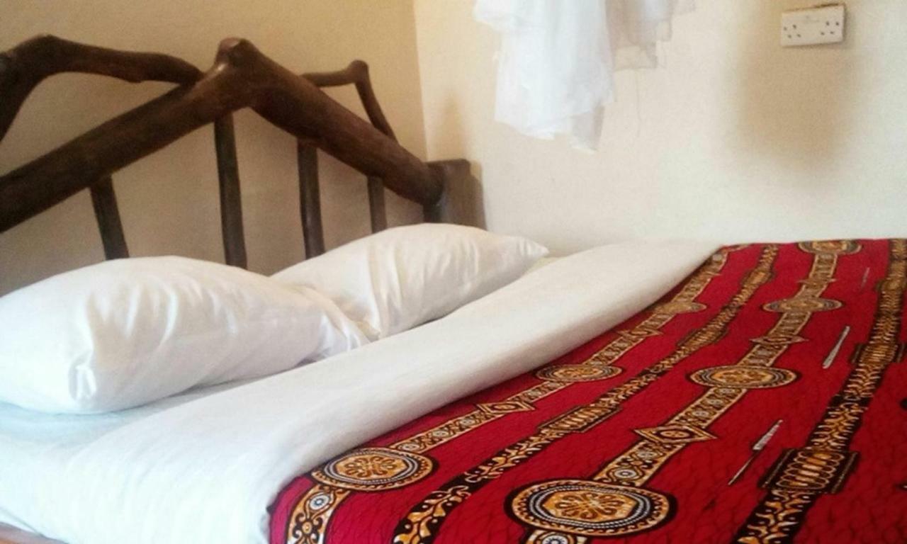 Tembo Safari Lodge Katunguru ภายนอก รูปภาพ
