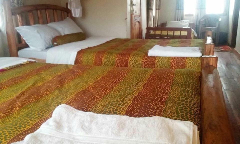 Tembo Safari Lodge Katunguru ภายนอก รูปภาพ