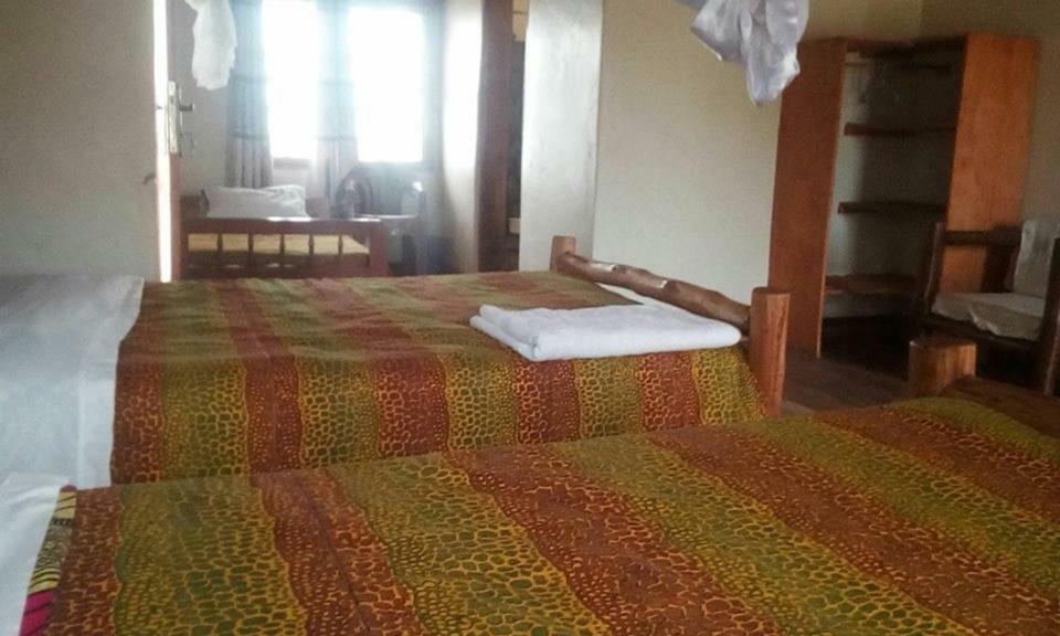 Tembo Safari Lodge Katunguru ภายนอก รูปภาพ
