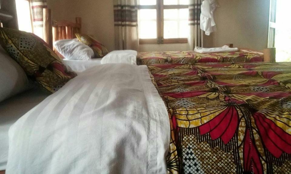 Tembo Safari Lodge Katunguru ภายนอก รูปภาพ